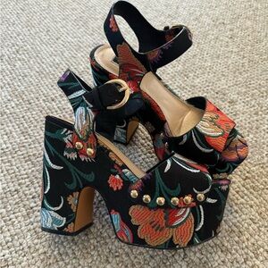 Beautiful Topshop sandals Size 37,5 but good on 37